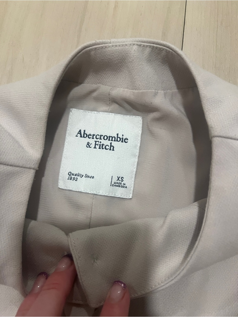 Abercrombie & Fitch Beige Sleeveless Button-Down Dress - Picture 2 of 3